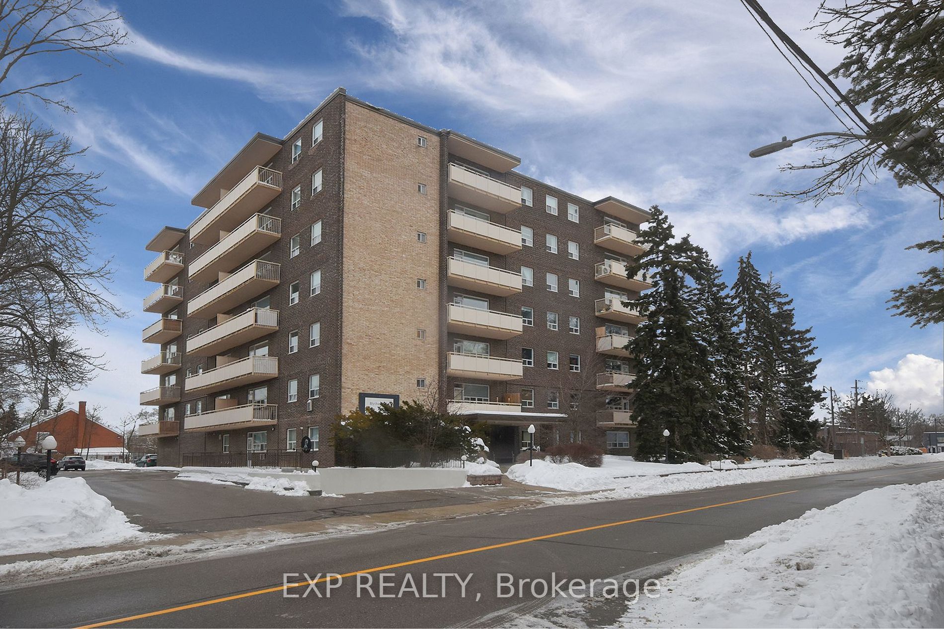 Property Listing: 607 - 67 Richmond StRichmond Hill